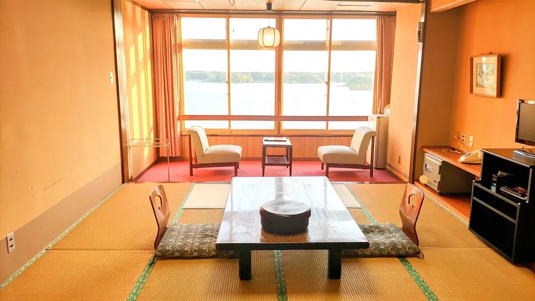 佐渡島 夕日與湖之宿 青木屋｜椎崎温泉/加茂湖畔/自行車租借