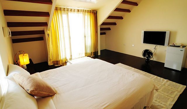 Summer Bed and Breakfast-H1 Sunrise Dawn Double Room-7