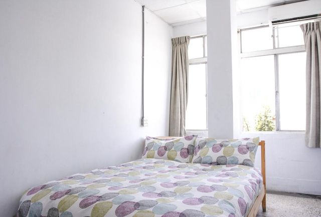 Oldmancaptain Hostel-Double Room (Public bathroom)-1