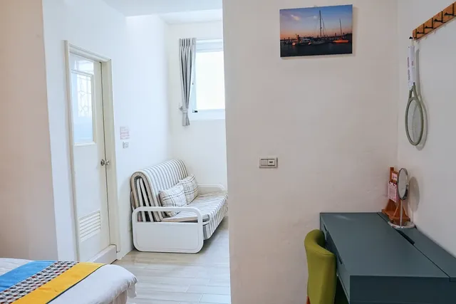 The Wind BnB-Double Room with Extra Bed-4