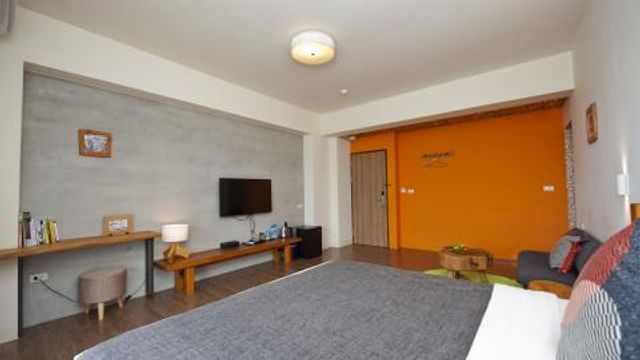 Tree characteristics of the homestay-Valencia 2 Person Room-4