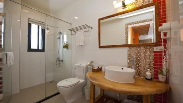 Tree characteristics of the homestay-Valencia 2 Person Room-6