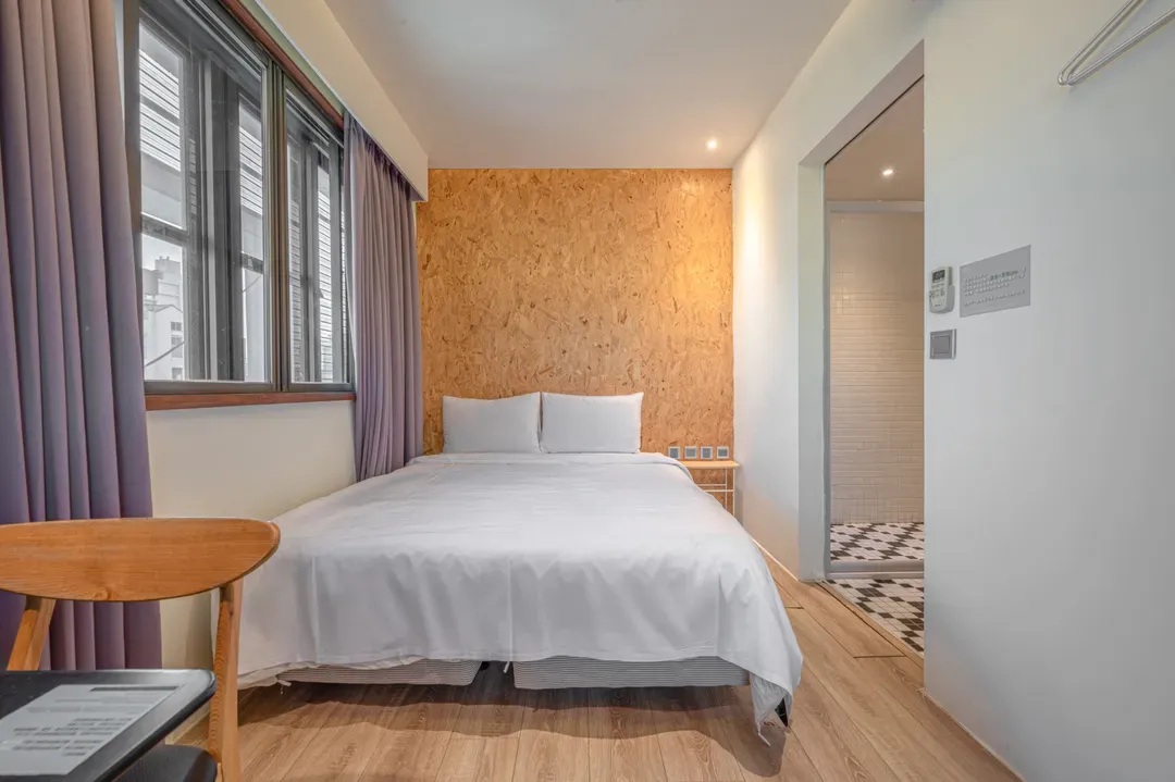 라이트 호스텔 (Light hostel)