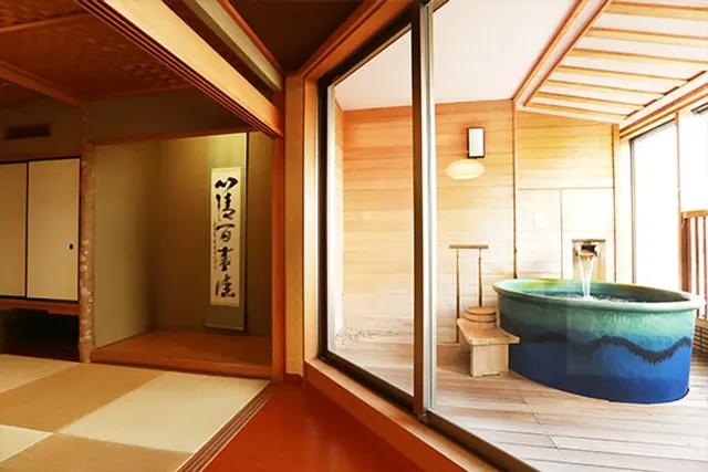 Source open-air bath