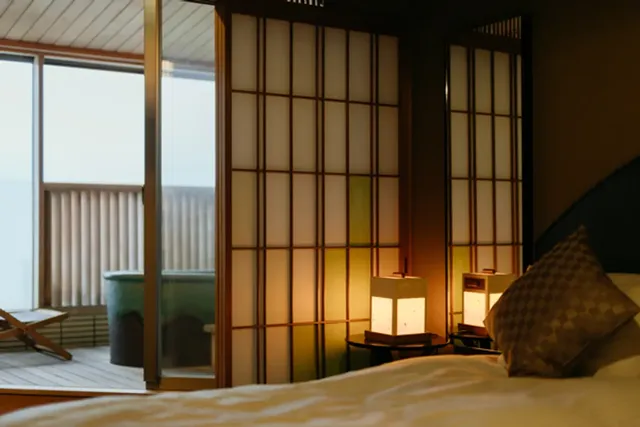 Japanese-Western style room with 100% open-air bath