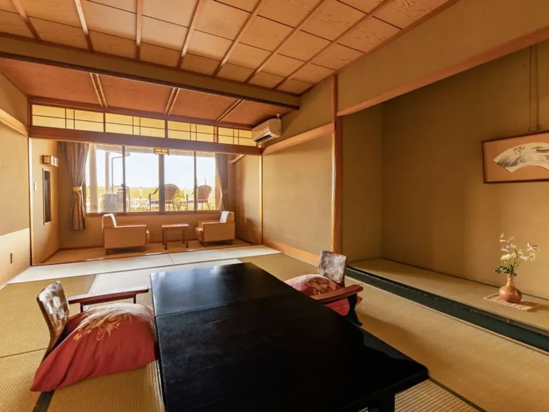 溫泉冥想俱樂部　富士屋旅館｜加賀溫泉站接駁服務/大浴場/藏六園開車18分