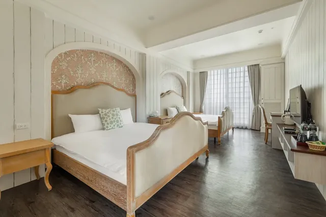 Southern France-Quadruple Room with Sea View_201.301-4