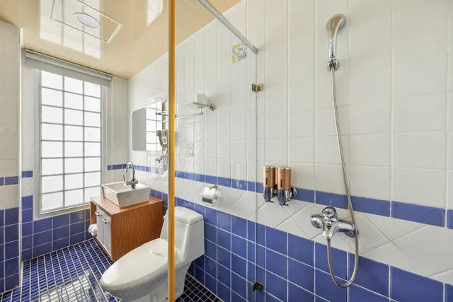 Southern France-Quadruple Room with Sea View_201.301-14