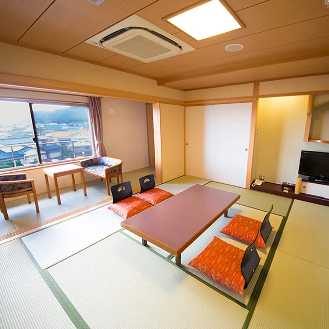 鳴門海月別亭 鯛丸海月海濱飯店｜鳴門站開車13分/大塚國際美術館徒步3分/鳴門站免費接送服務