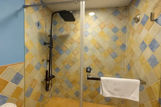 台中伊麗莎白酒店-高級四人房-9