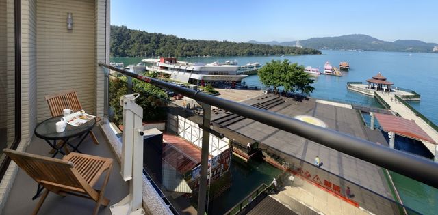 후위 레이크뷰 비앤비 (HU YUE LakeView B&B)-Standard Quadruple Room with Lake View-8