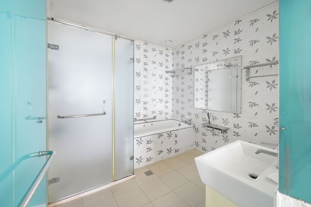 후위 레이크뷰 비앤비 (HU YUE LakeView B&B)-Standard Quadruple Room with Lake View-9