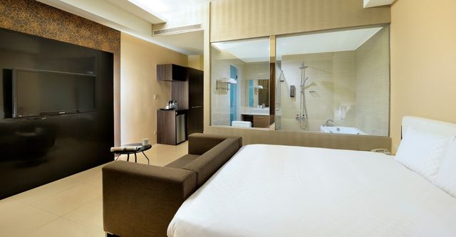 후위 레이크뷰 비앤비 (HU YUE LakeView B&B)-Standard Double Room with Lake View-2