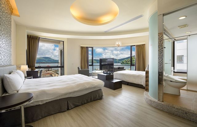 후위 레이크뷰 비앤비 (HU YUE LakeView B&B)-Deluxe Family Room with Lake View-2