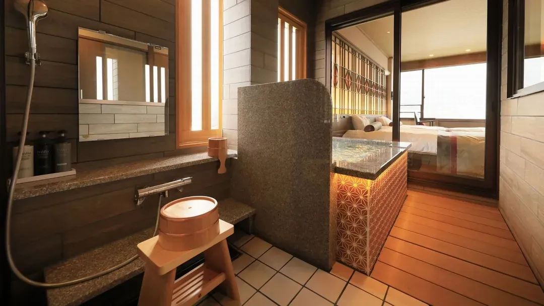鬼怒川温泉丸京旅馆｜鬼怒川温泉站徒步3分/大浴场/日光东照宫开车40分