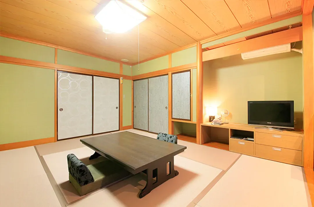 鬼怒川温泉丸京旅馆｜鬼怒川温泉站徒步3分/大浴场/日光东照宫开车40分