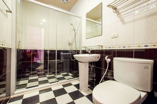 墾丁沐晨旅店｜可12人包棟｜65吋智慧聯網電視、歡唱設備、電動麻將、烤肉、switch遊戲機-家庭四人房-6