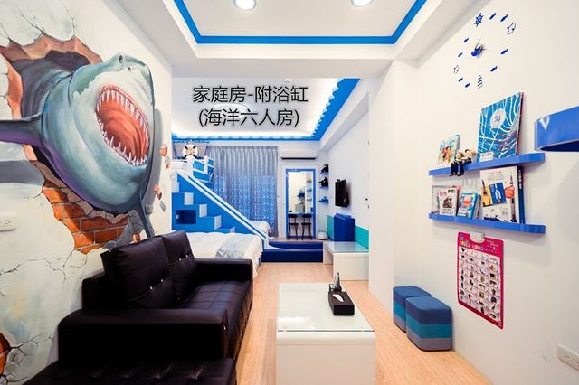 Tainan Fun Family Slide Elevator Bed and Breakfast | Near Chihkan Tower, Family Room with Slide-Ocean Family Room for 6-8
