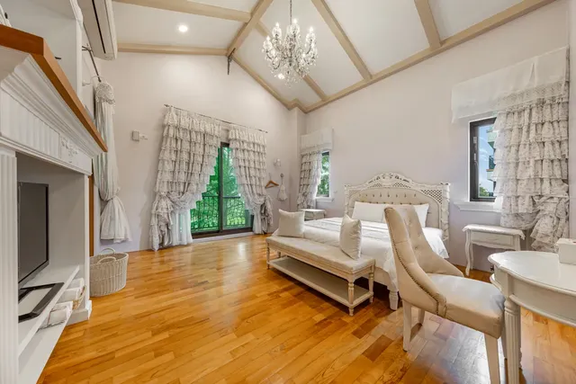 Happiness Pass On-Double Room with Balcony-10