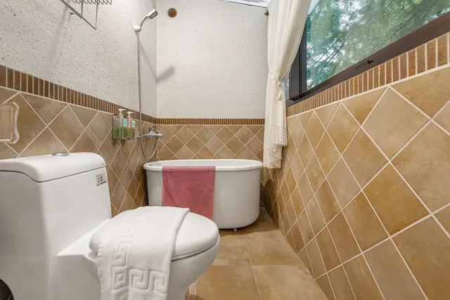 Happiness Pass On-Double Room with Balcony-14