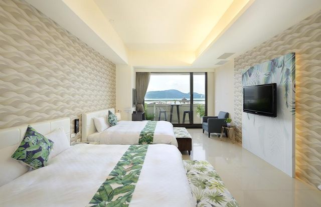 후위 레이크뷰 비앤비 (HU YUE LakeView B&B)-Low Floor Lake View Family Room-1