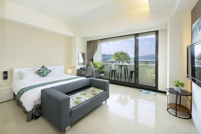 후위 레이크뷰 비앤비 (HU YUE LakeView B&B)-Low Floor Lake View Double Room-1
