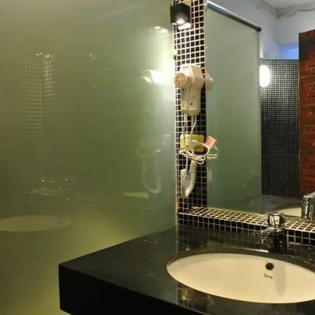 Good Health SPOTS-Quadruple Room-4