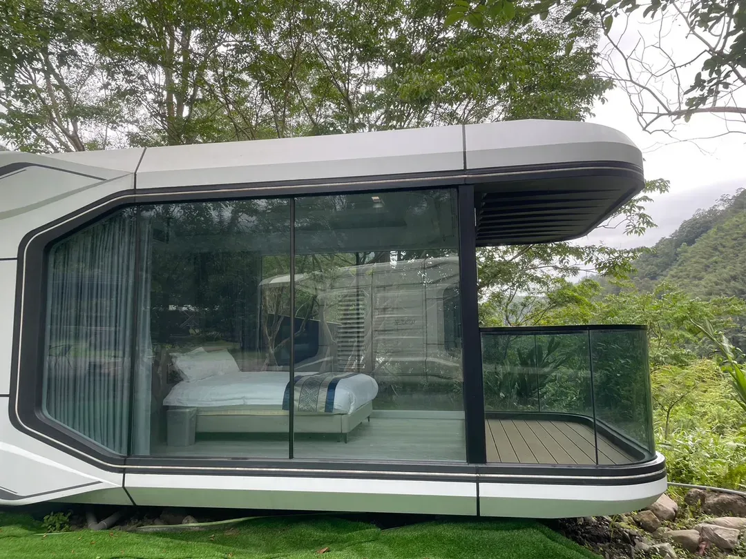 瀾音悠悠 Lanvillage｜尖石露營木屋、質感太空艙-【幽靜 太空艙】二大床-7