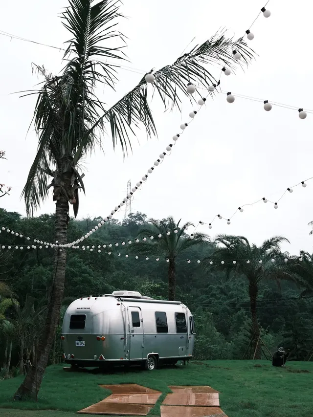 山Chill｜豪華星球帳、露營車一泊四食+體驗-【露營車】Airsteam露營車-4