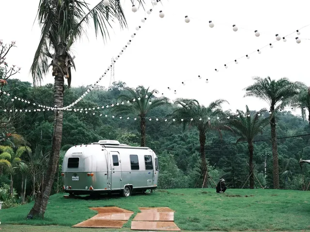 山Chill｜豪華星球帳、露營車一泊四食+體驗-【露營車】Airsteam露營車-6
