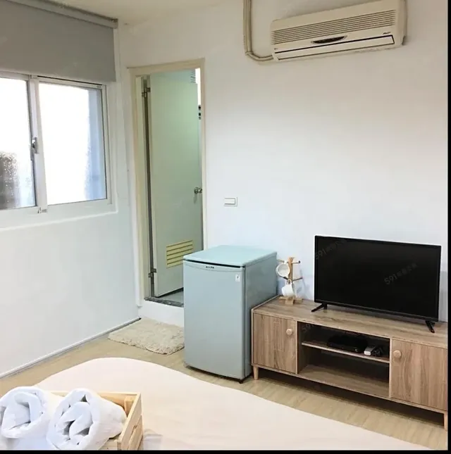 Traveller Apartment-minimalism suite-6