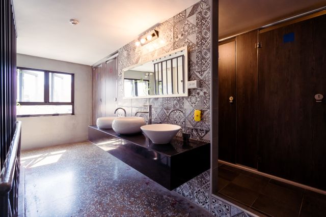三樓 共用浴廁 3F shared bathroom
