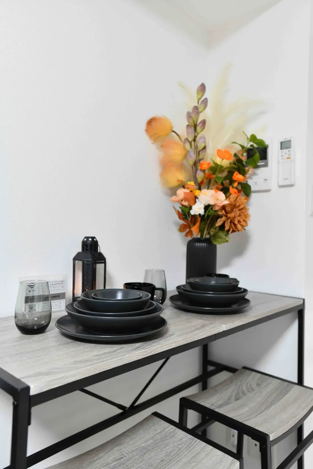 Cozy Apartment in Osaka’s Vibrant Naniwa District, 6-min walk from Sta., 1-4ppl, 40-in TV with Netflix