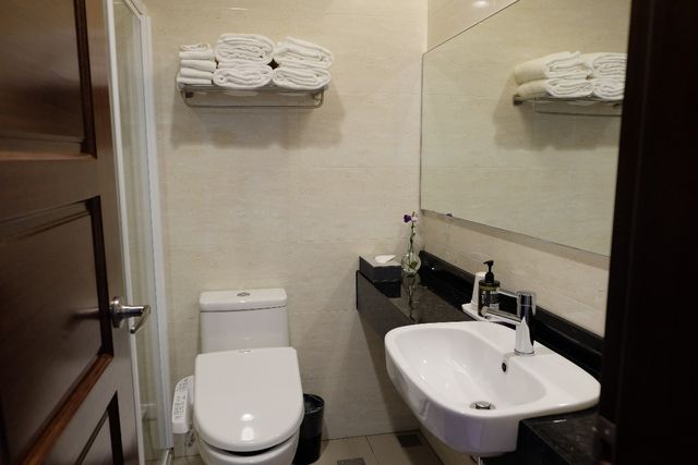 Moonlit Seaview Homestay-Classical Spacious Quadruple Suite-4