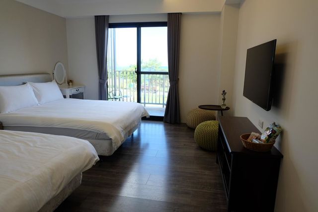 Moonlit Seaview Homestay-Warm and Elegant Quadruple Suite-1