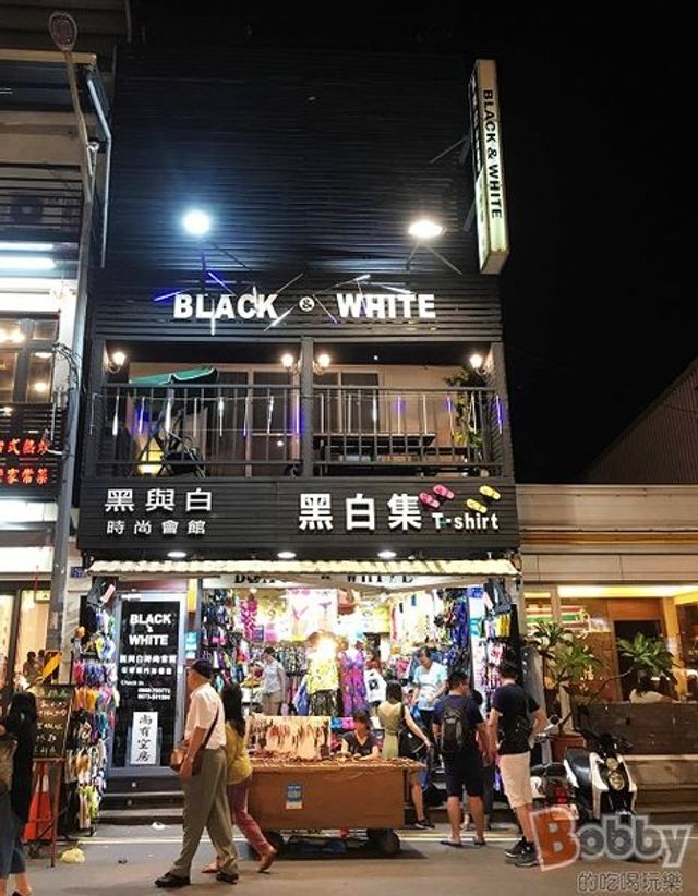 墾丁大街黑與白時尚會館-202加大雙人房-5