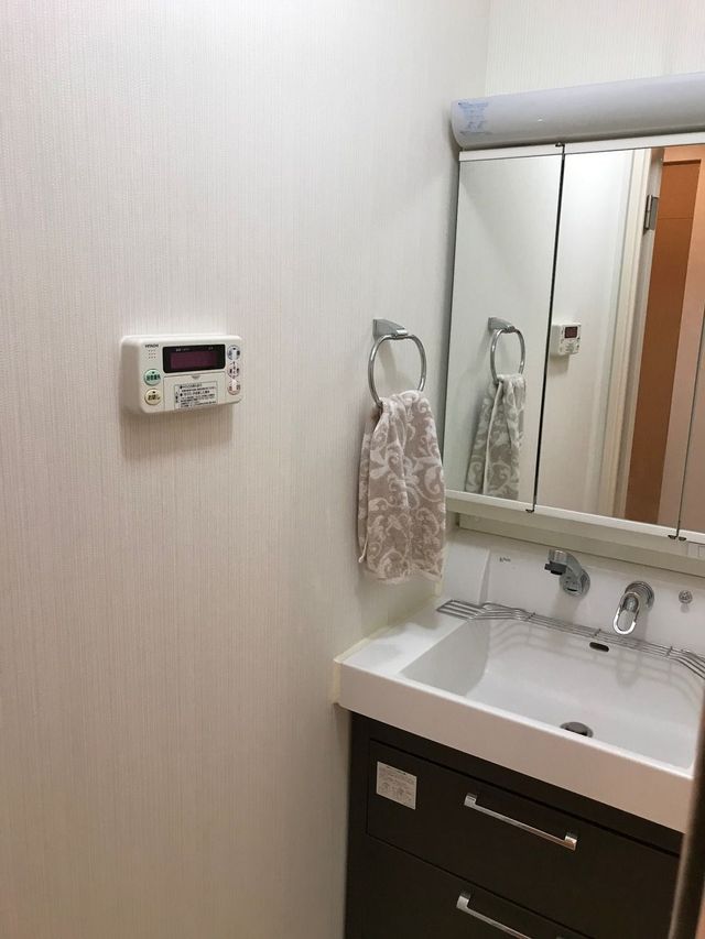 1F washroom