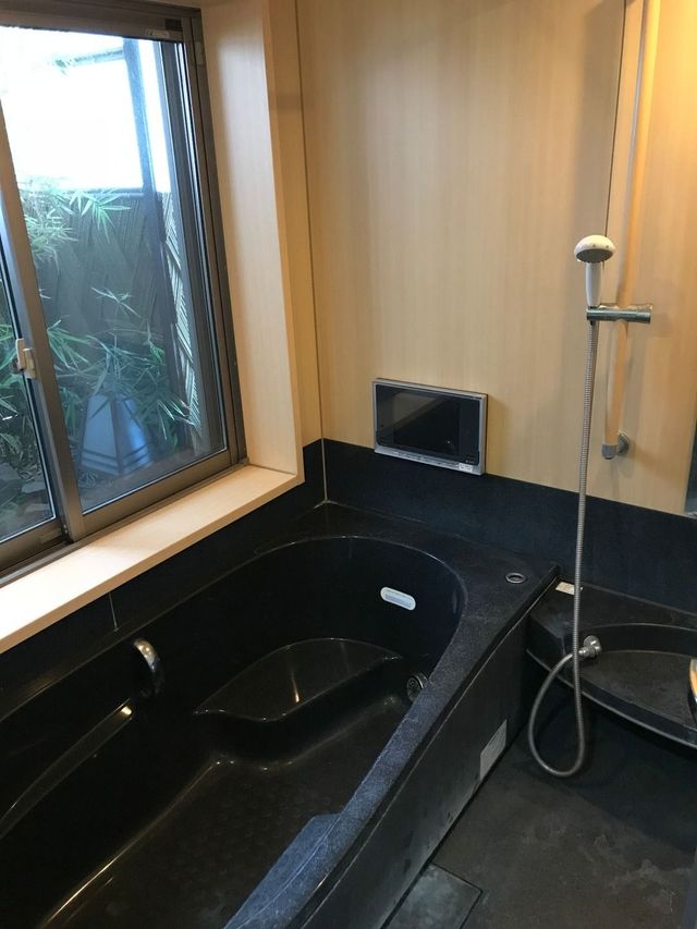 Single-family houses in a quiet residential area Private room: Transfer to Chinese OK · station-3-Private room for restful ladies (1 to 5 people) Chinese hosts accept OK. Pick up to the station Angel 's forest-7