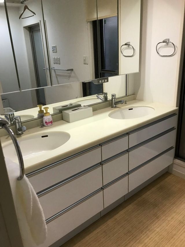 2F washroom