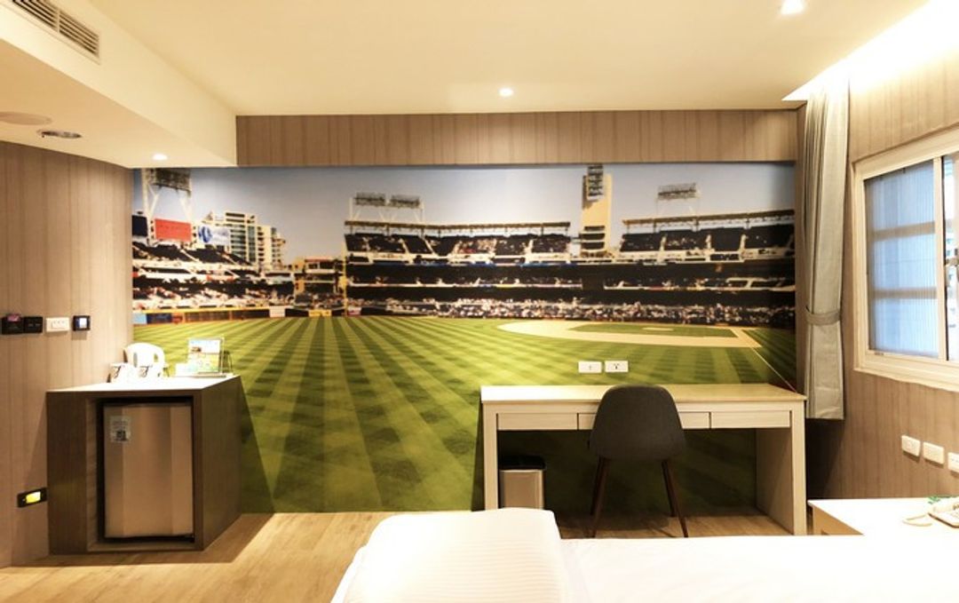 Leyi Wenlv - Liuhe Night Market Baseball Stadium