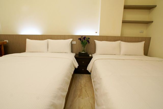 Happiness Light House-101 quadruple room-2