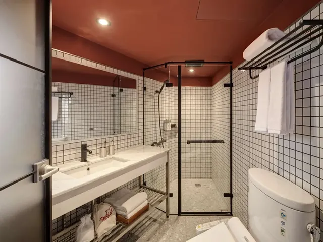 레드닷 호텔 (RedDot Hotel)-CLASSIC DOUBLE ROOM-Breakfast Included-4