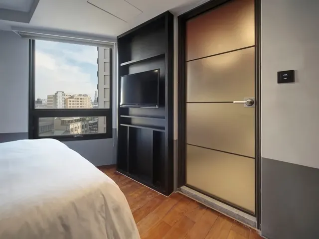 레드닷 호텔 (RedDot Hotel)-CLASSIC DOUBLE ROOM-Breakfast Included-5
