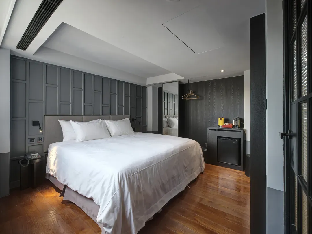 RedDot Hotel