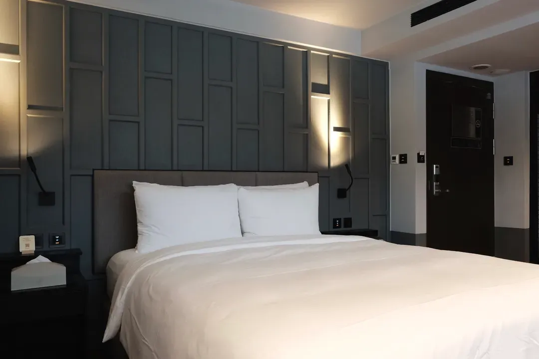 RedDot Hotel