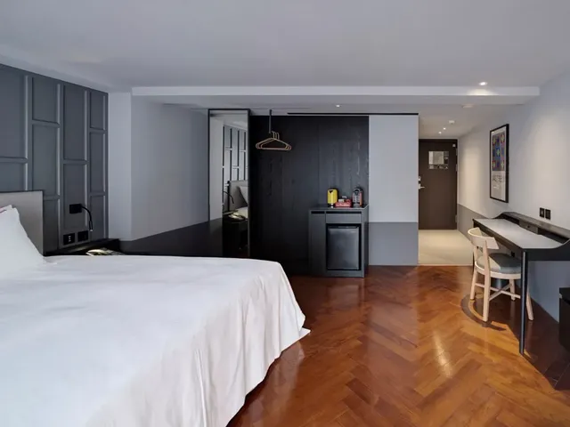 레드닷 호텔 (RedDot Hotel)-SUPERIOR DOUBLE ROOM-Breakfast Included-2