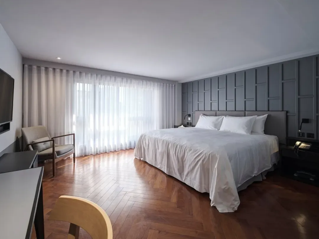 RedDot Hotel