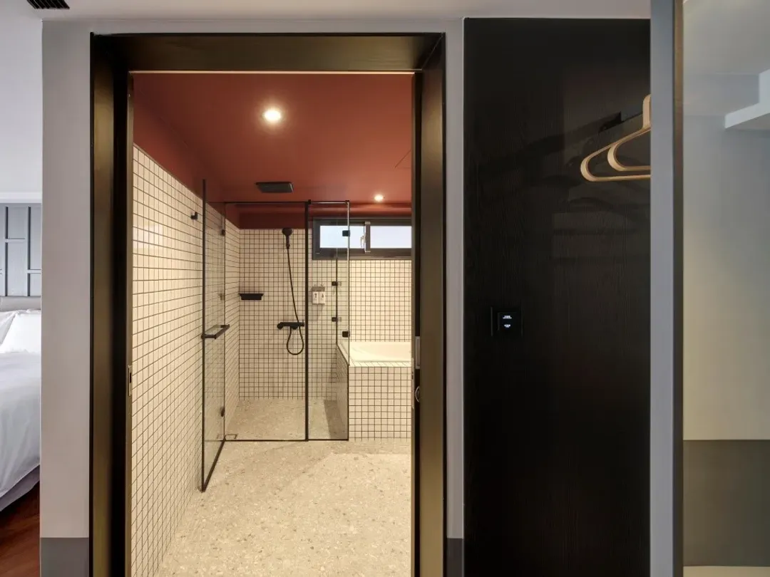 RedDot Hotel