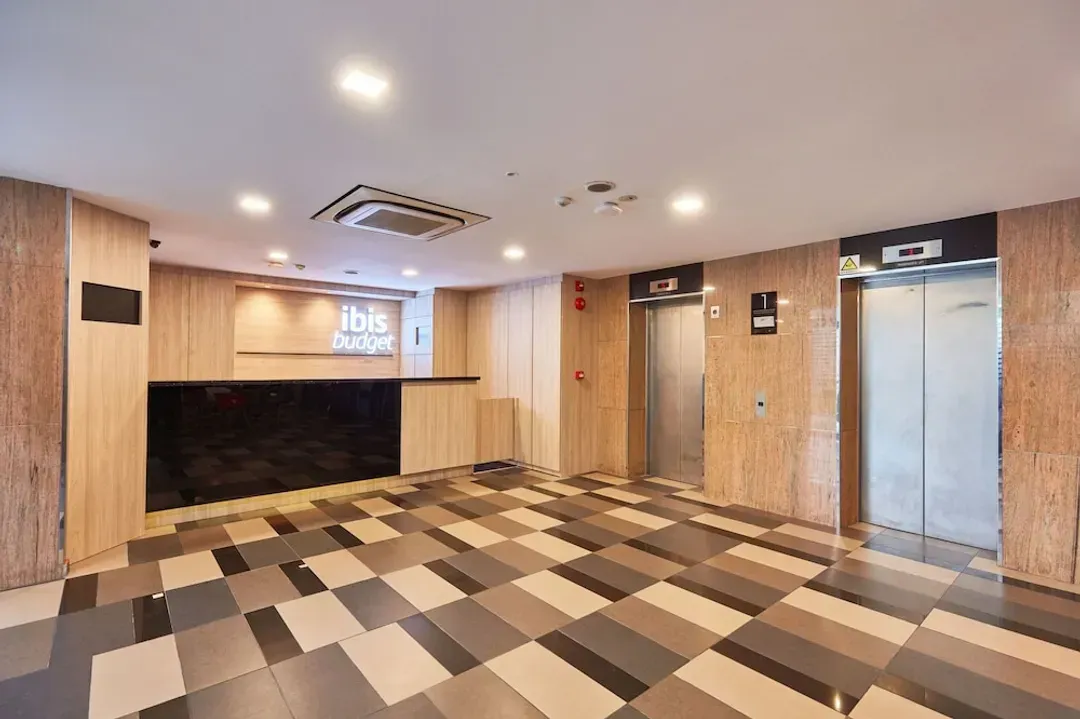 新加坡红宝石宜必思快捷饭店