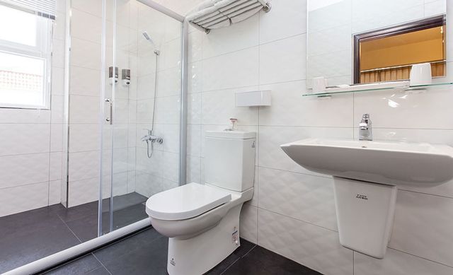 Happiness Light House-202 four person room-4